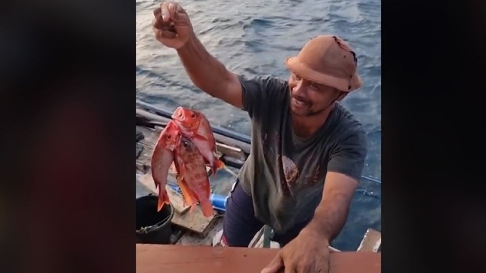 Warganet Terharu Viral Video Nelayan Di Labuan Bajo Jual Ikan Rp Ribu Demi Beli Bensin