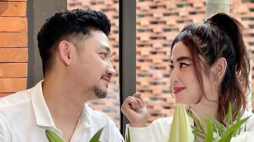 Angga Wijaya Dan Dewi Perssik Pisah Rumah Sebelum Permohonan Cerai