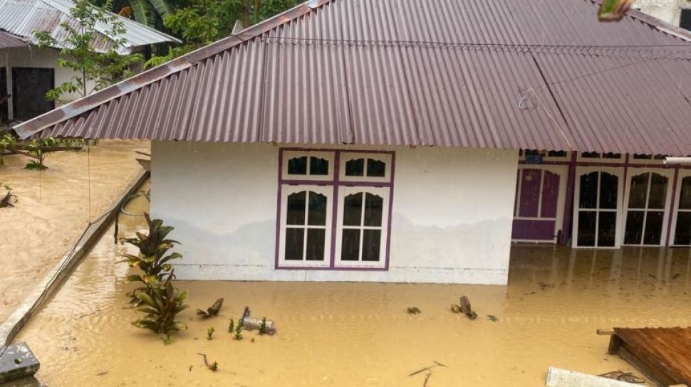 Korban Banjir Negeri Kaitetu Maluku Tengah Butuh Bantuan, Rumah Sudah Hampir Tenggelam
