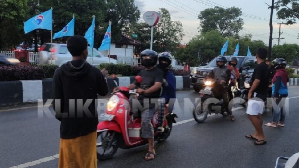 Duh 15 Pengendara Jatuh Karena Tumpahan Solar Di Jalan Mt Haryono Bontang