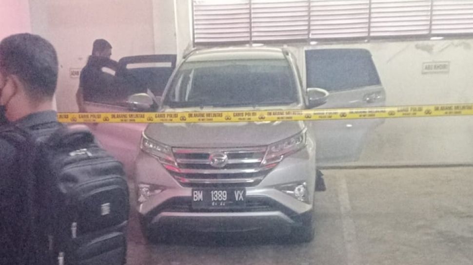 Gempar Penemuan Mayat Perempuan Berpakaian Dinas Di Basement Parkir