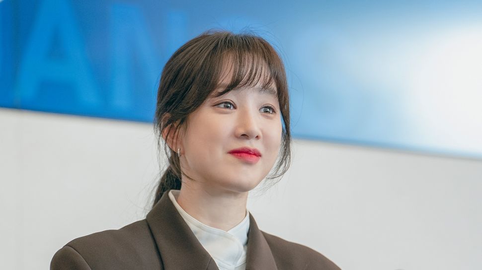 Jadi Seorang Pengacara, Intip 9 Pesona Jung Ryeo Won di Drama May It Please The Court