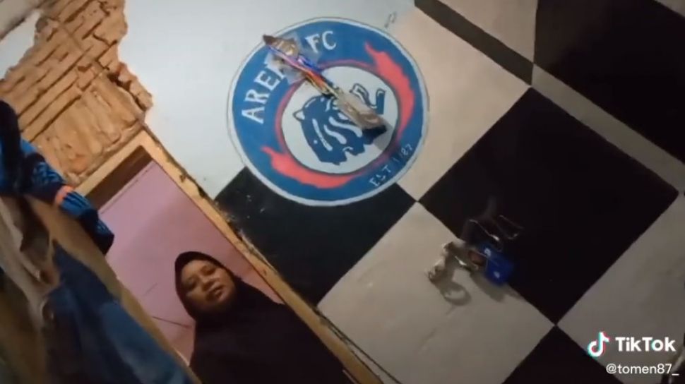Viral Suporter Arema FC Dilarang Sang Ibu Ke Stadion Kanjuruhan: Dukung Sewajarnya Aja!