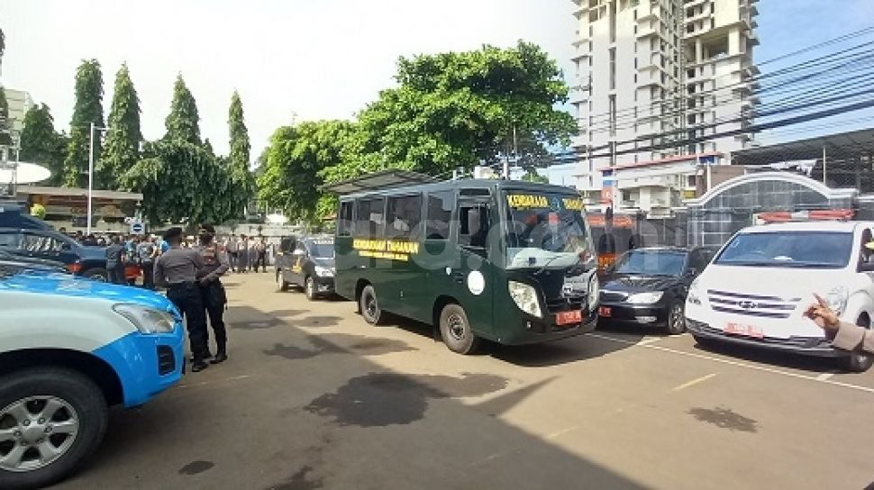 Suasana PN Jaksel Jelang Sidang Ferdy Sambo Cs, Muncul Karangan Bunga Dukungan Dari Fans Bharada E