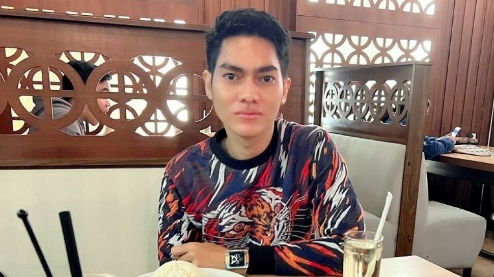 Satria Mulia Bantah Sebut Rizky Billar Jadi Simpanan Ayah Angkat, Uya Kuya: Berarti Lu Halu Dong?