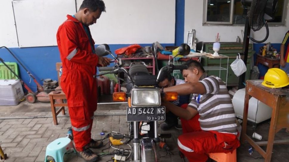 Gelar Konvoi Motor Listrik dan Konversi, Komunitas Electric Vehicle Dekatkan Warga Maluku kepada Era Elektrifikasi