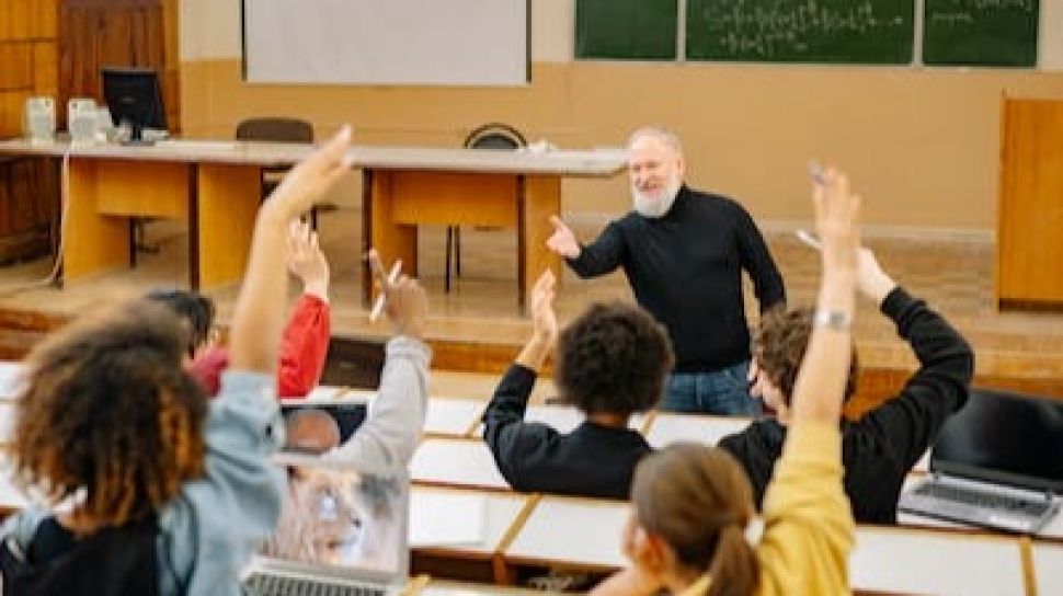 20 Ucapan Hari Guru Nasional 2022 yang Menyentuh untuk Wali Kelas