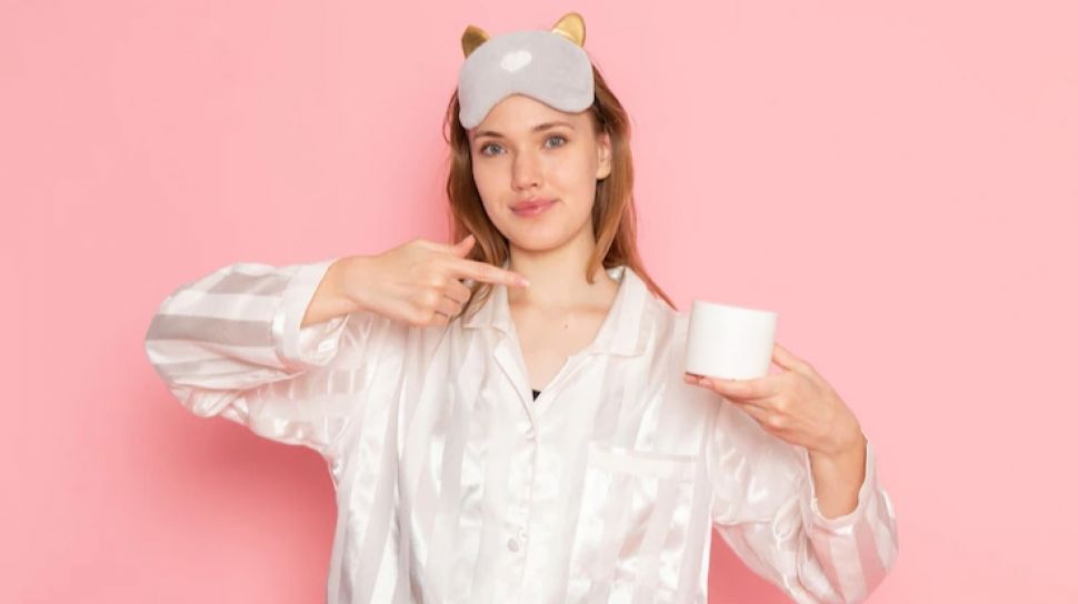 Stop Salah Urutan! Ini 5 Langkah Skincare Malam yang Benar buat Kulit Kering