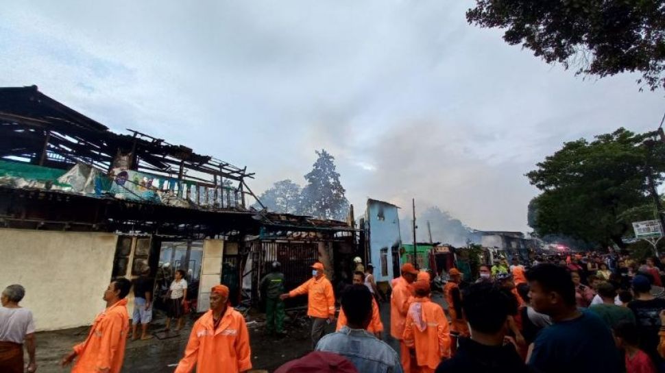 Cerita Yanuar Nekat Masuk ke Rumahnya yang Terbakar di Manggarai Demi Akta Kematian Bapak