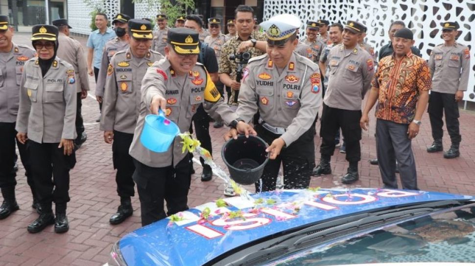 Satlantas Polres Trenggalek: Menjalin Sinergi dan Berbagi Kebahagiaan dengan Supeltas dan Masyarakat