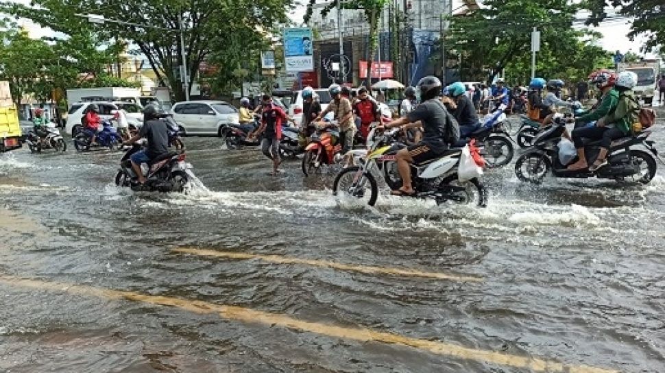 Sepeda Motor Terendam Banjir? Simak Tips Penanganannya di Sini