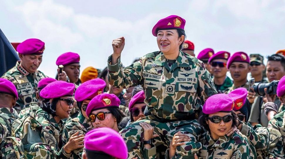 Puan Maharani Diangkat Jadi Warga Kehormatan Korps Marinir TNI AL
