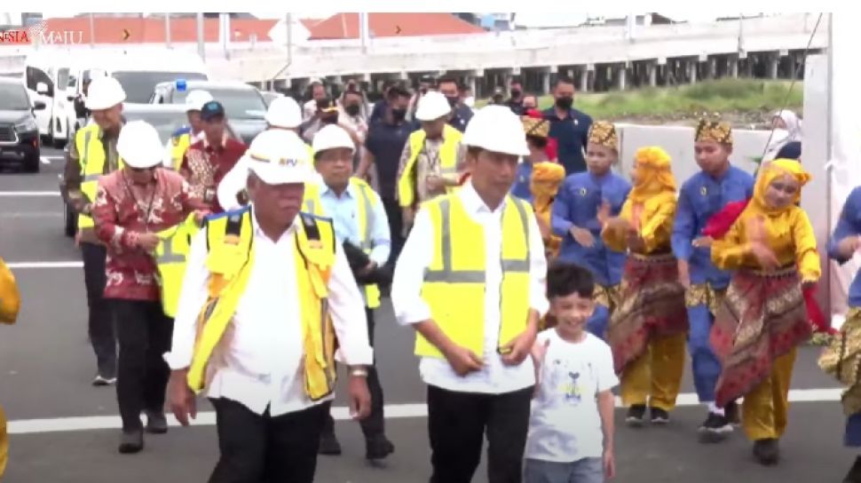 Girangnya Jan Ethes Diajak Jokowi Resmikan Tol Semarang-Demak Seksi 2