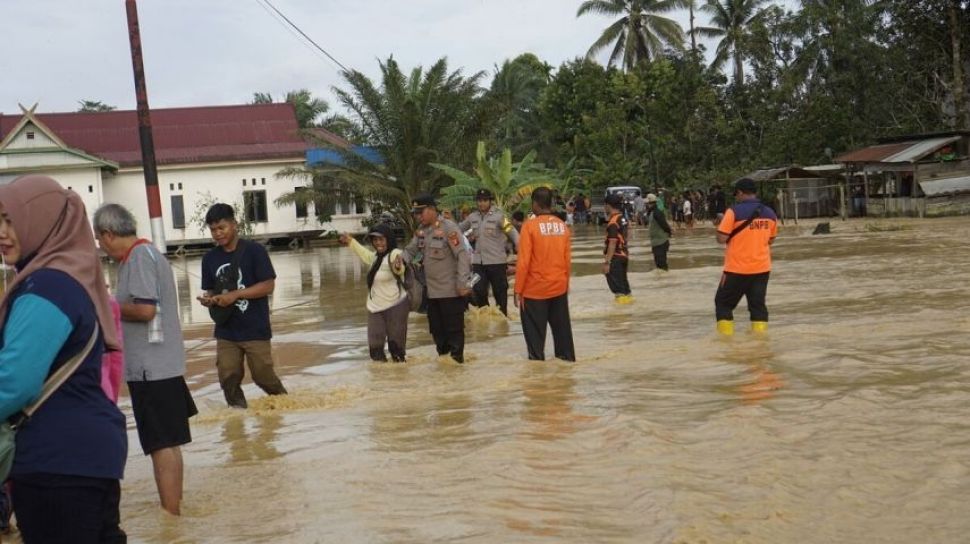 Banjir Riau Kembali Telan Korban Balita Di Siak Ditemukan Tewas Terseret Arus