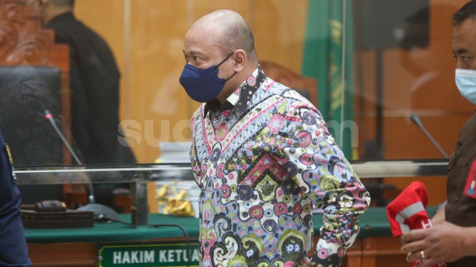 Terdakwa Teddy Minahasa menjalani sidang lanjutan terkait dugaan kasus memperjualbelikan barang bukti sabu sitaan seberat lima kilogram di Pengadilan Negeri Jakarta Barat, Kamis (30/3/2023). [Suara.com/Alfian Winanto]