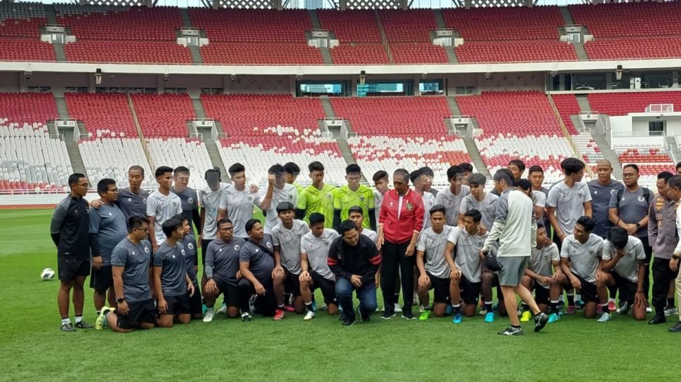 Disambut Shin Tae-yong, Jokowi Tiba di Stadion GBK untuk Temui Anak-anak Timnas U-20