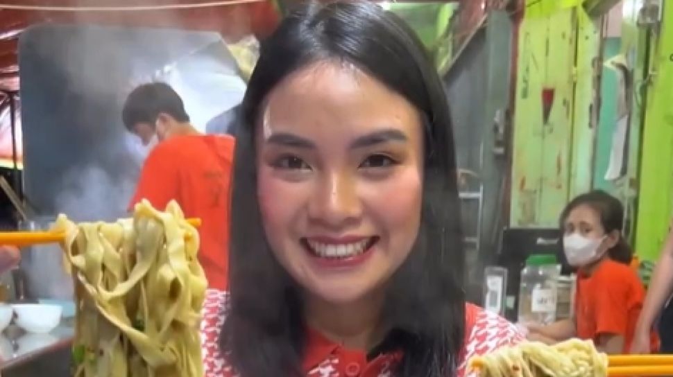 Kepalang Dirujak Netizen, Curhatan Food Vlogger Magdalena Disebut Cuma Teknik Marketing