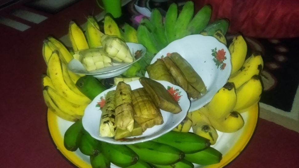 Buras dan Gogos Jadi Menu Wajib saat Lebaran di Desa Todang-Todang