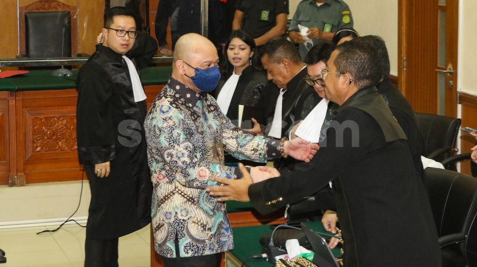 Tok! Teddy Minahasa Divonis Penjara Seumur Hidup