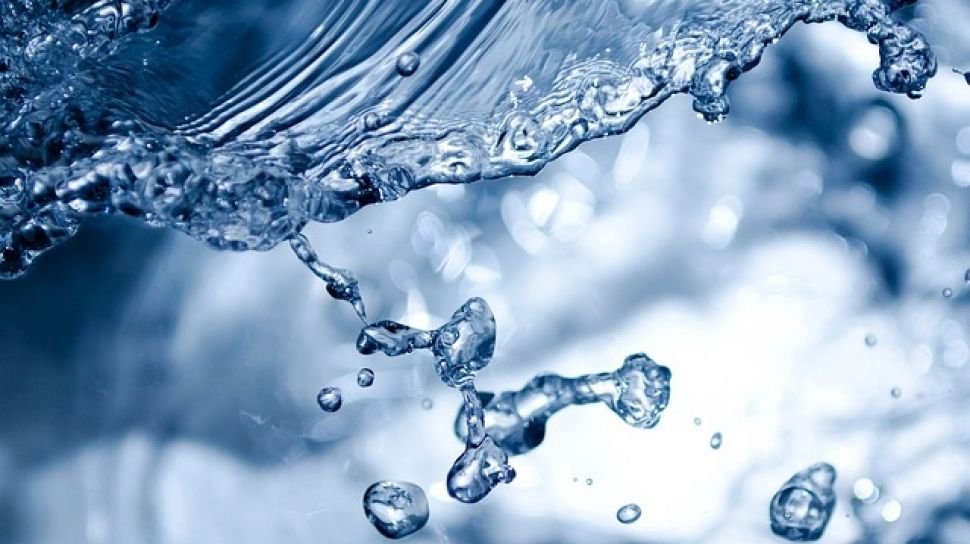 Bacaan Lengkap Doa Minum Air Zamzam dan Khasiatnya yang Tak