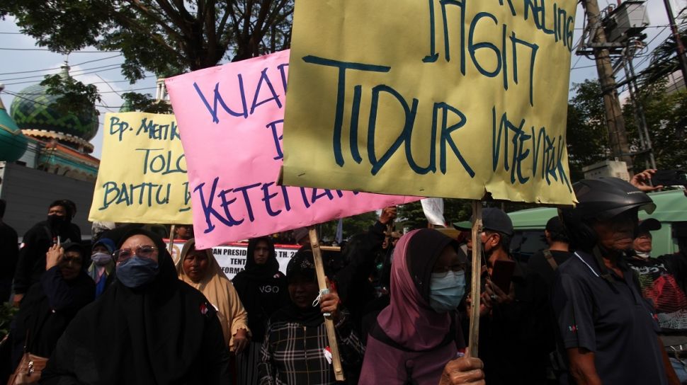 Ratusan Penghuni Rumah Dinas Pt Kai Di Surabaya Serbu Kantor Daop 8