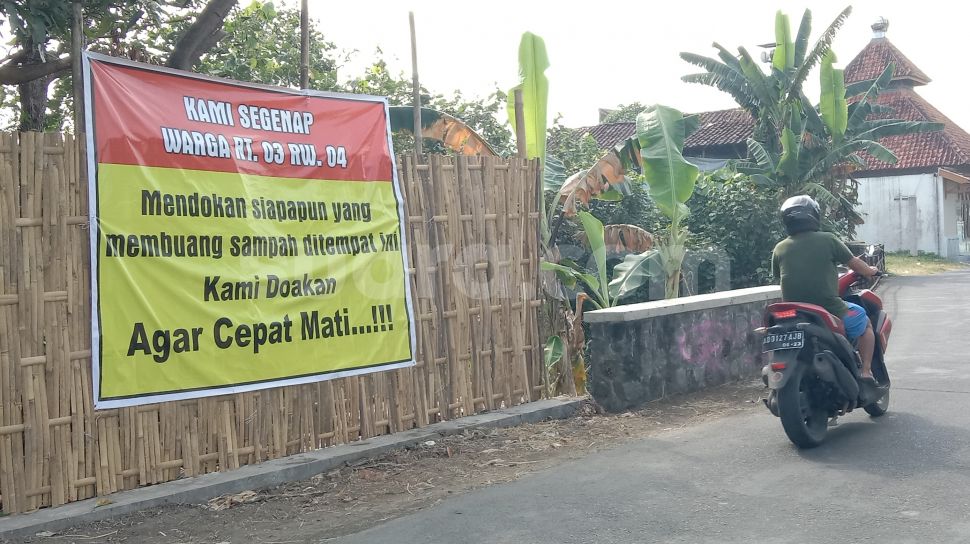 Heboh Tulisan Menohok Larangan Buang Sampah Sembarangan Di Solo