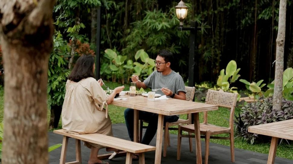 Hidden Gems! 5 Tempat Makan Estetik di Jalan Palagan Jogja, Cinema