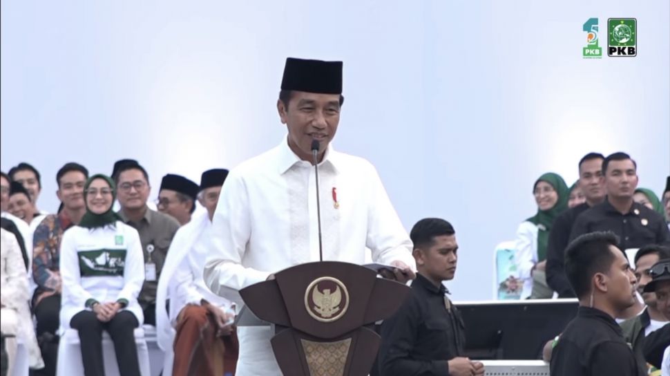 Sapaan 'Wali Kota Solo yang Saya Cintai' dari Presiden Jokowi Bikin Gibran Tersipu di Harlah PKB