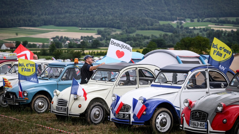 Ribuan Pecinta Mobil Klasik Citroen Dari Seluruh Dunia Berkumpul Di Swiss