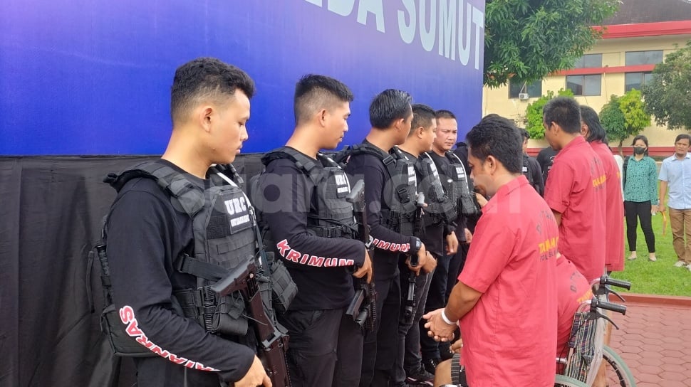 Polda Sumut tangkap lima pelaku pembobolan ATM. [Suara.com/M.Aribowo]