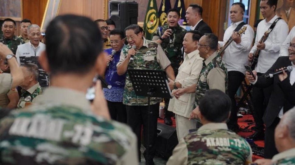 Begini Momen Keseruan Prabowo-SBY Makan Siang dan Bernyanyi Bersama di Reuni Akabri