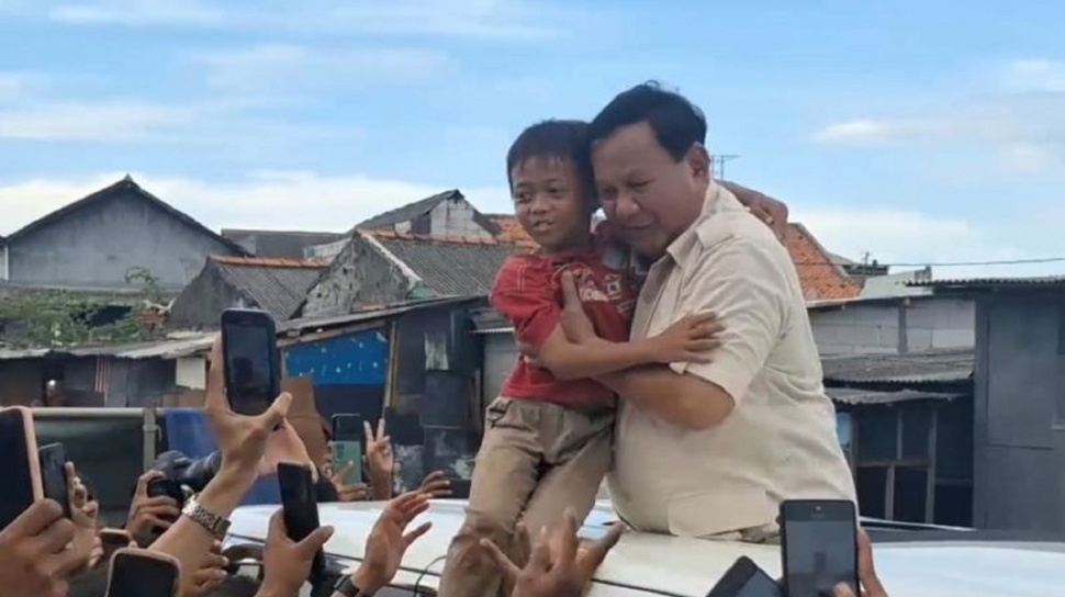Momen Megawati Dapat Baju Safari Prabowo: Baunya Wangi!