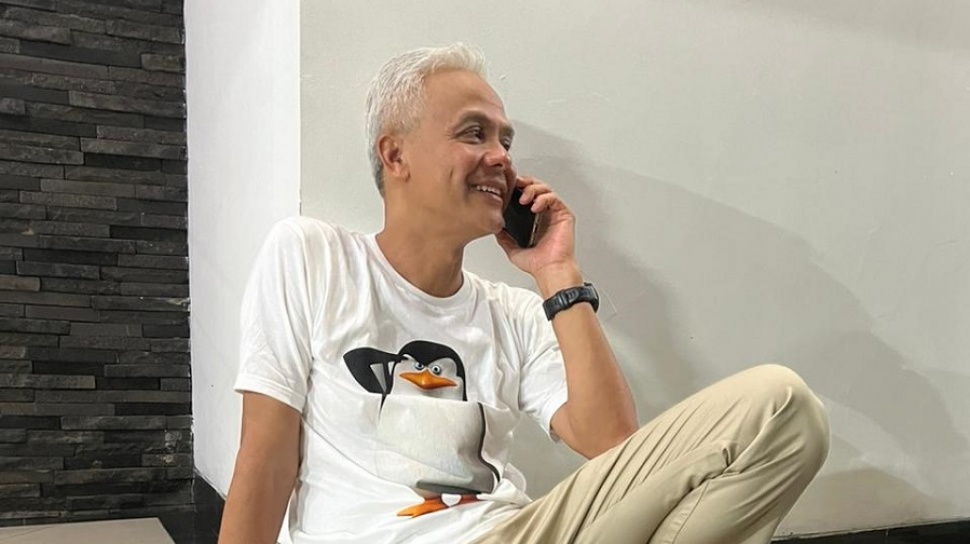 Asal Usul Meme Penguin Di Kaos Ganjar Pranowo Ternyata Berkaitan