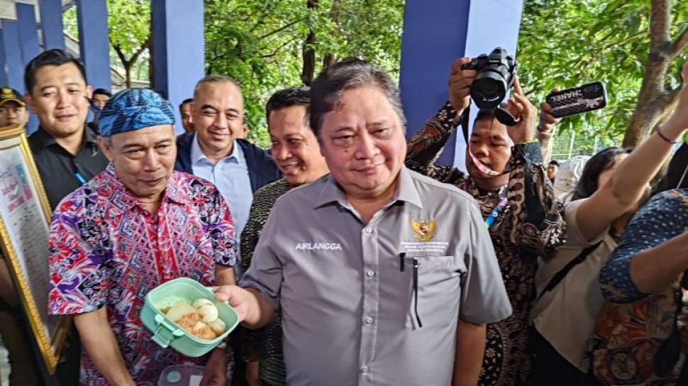 Program Makan Siang Gratis Utak-atik Dana BOS? Menko Airlangga Buka Suara