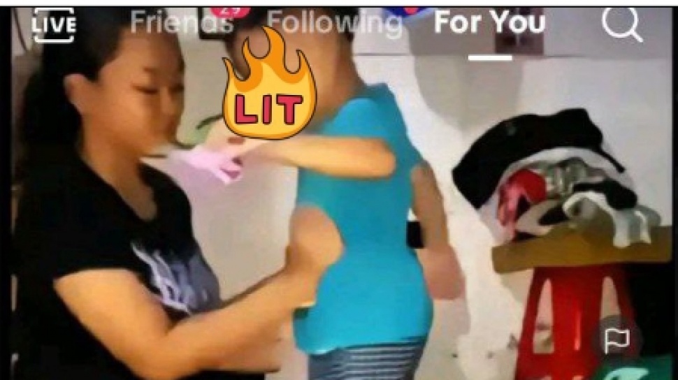 Bokep viral ibu dan anak baju biru