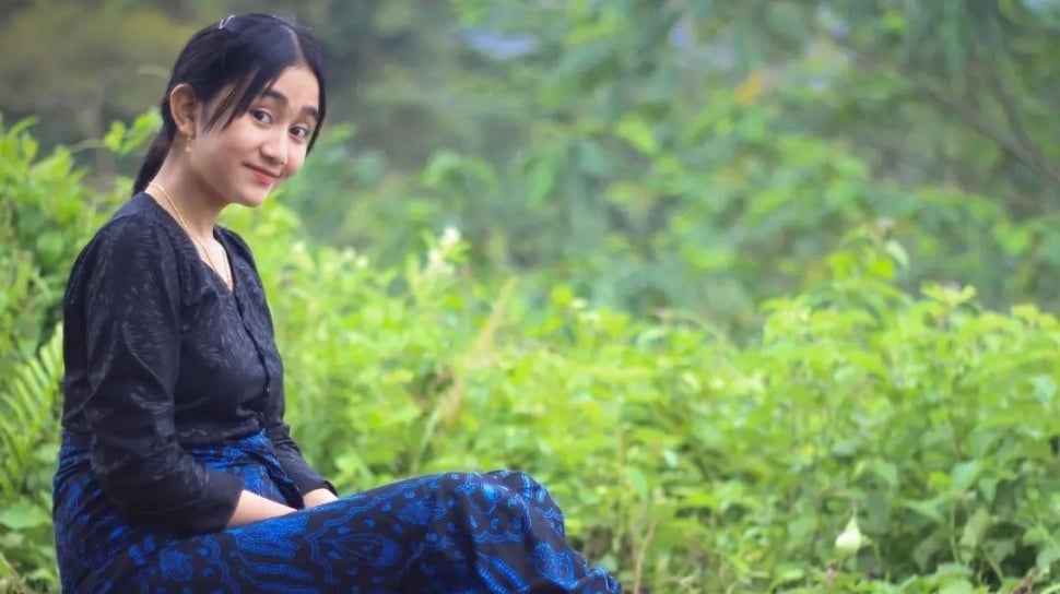 Siapa Rumsyah Viral Usai Dikasih Hp Vilmei Cantiknya Gadis Suku Baduy