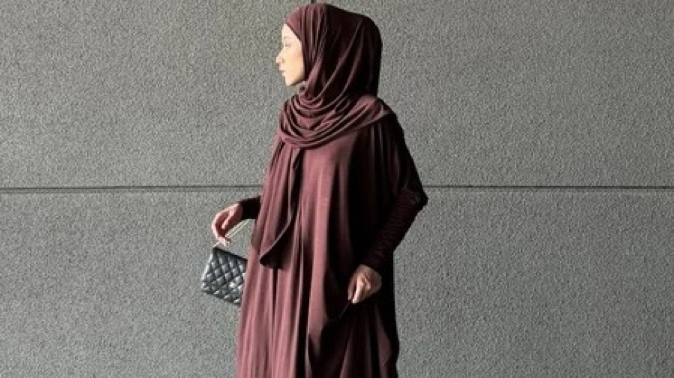 Tren Fashion Lebaran 2026: Gamis Rompi Lepas Bikin Tanah ...