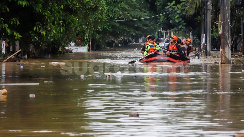 Banjir di Jabodetabek Hingga Warga Minta Tolong di Medsos: Mengapa Pemerintah Gagal Mengelola Komunikasi Krisis?