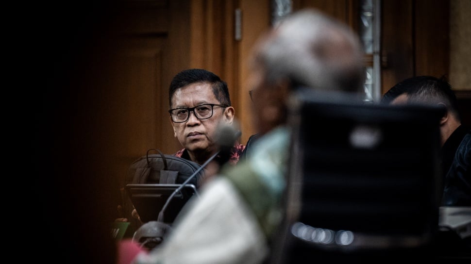 Hasto Gunakan AI untuk Pledoi di Sidang: Terobosan Hukum atau Ancaman Keadilan?