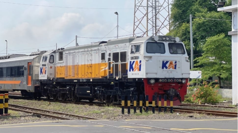 Jangan Asal Colok! 7 Barang yang Dilarang Dicas di Stopkontak Kereta Api