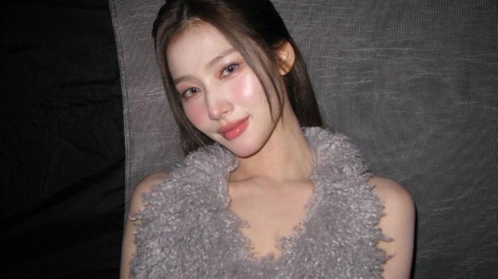 4 Gaya Elegan Minimalis ala Sana TWICE, Sontek untuk Kesempatan Spesial!