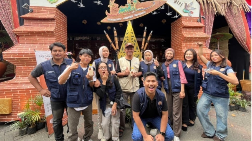 Dari Lapak ke Harapan: Mahasiswa KKN UMBY Ramaikan UMKM di Bantul Expo 2025
