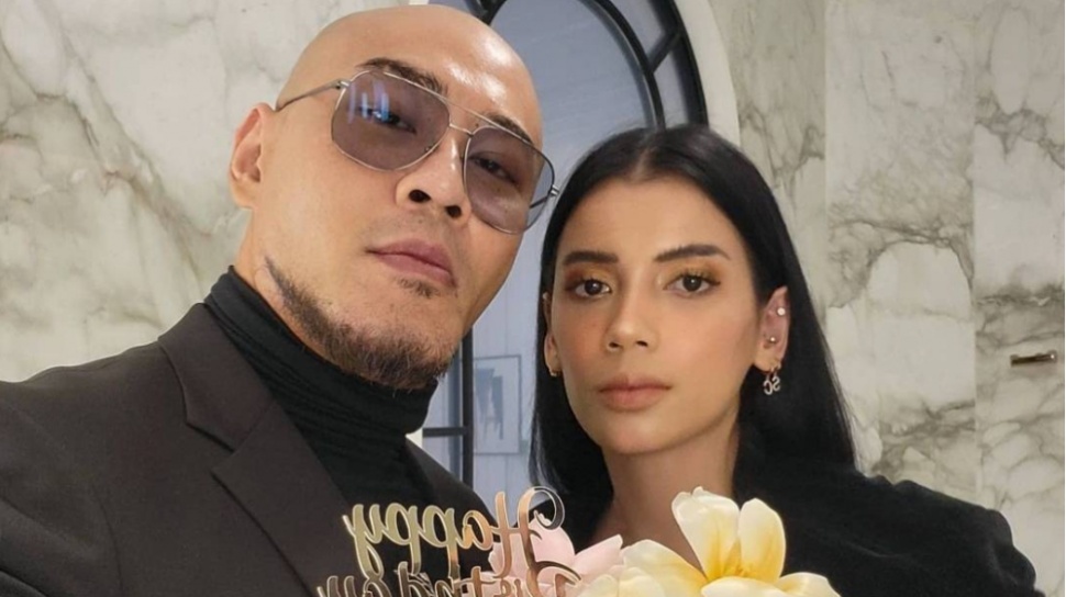 7 Tanda Keretakan Rumah Tangga Deddy Corbuzier - Sabrina Chairunnisa Sebelum Akhirnya Cerai