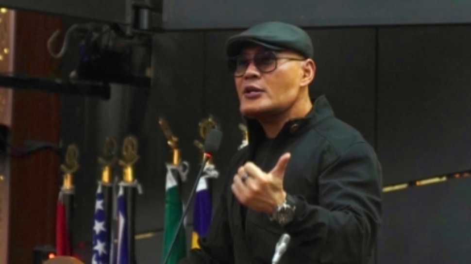 Sindirian Menohok Deddy Corbuzier Soal Fenomena Bahagia Palsu di Medsos