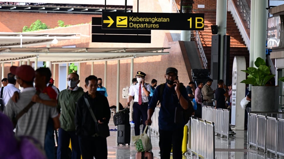 Bukan Cuma Tiket Hangus, Penutupan Bandara Bikin Penumpang Keluar Biaya Tambahan