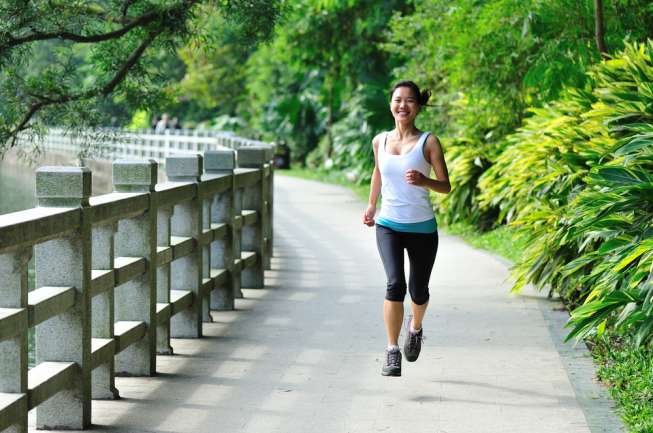 Rajin berolahraga dapat menurunkan risiko jantung. (Foto: shutterstock)