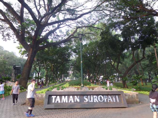 Taman Suropati, salah satu taman kota yang ada di DKI Jakarta. (Suara.com/Dinda Rachmawati)