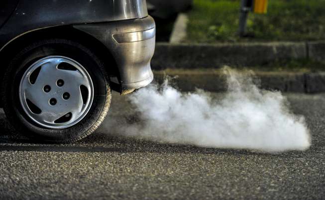 Ilustrasi polusi asap kendaraan bermotor. (Sumber: Shutterstock)