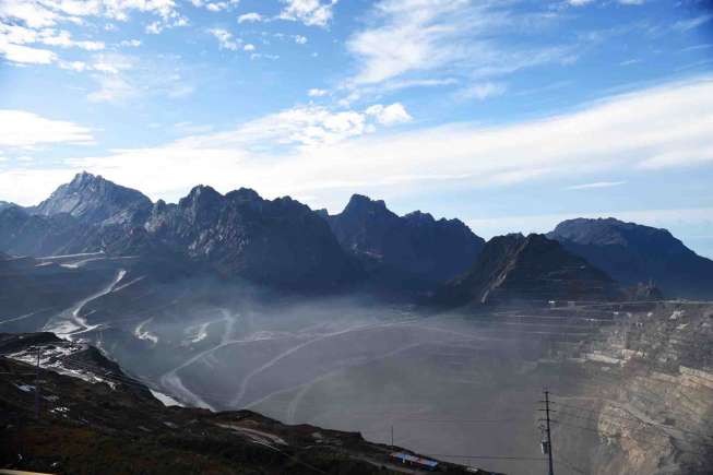 Kawasan Grasberg Mine milik PT. Freeport Indonesia (PTFI ) di Tembagapura, Mimika, Timika, Papua, Minggu (15/2). (Antara)