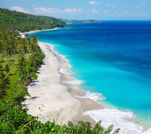 Pantai Senggigi, Lombok. (Shutterstock)